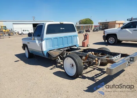 1986 GMC C1500 z USA, uszkodzony, nr VIN 1GTDC14H5GS531756